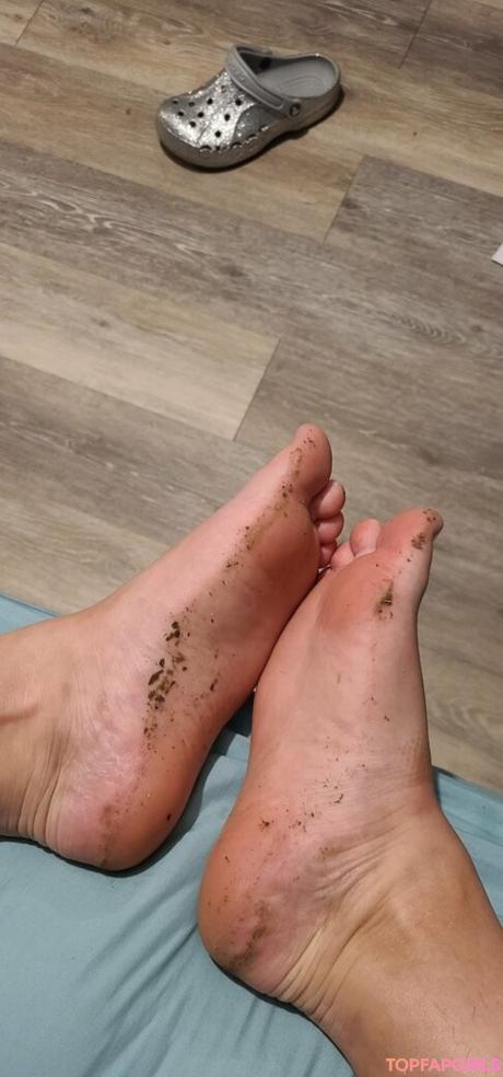 Smelliefeetsweetie nude leaked OnlyFans photo #23