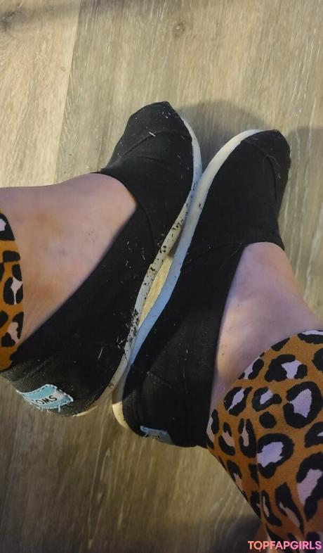 Smelliefeetsweetie nude leaked OnlyFans photo #54