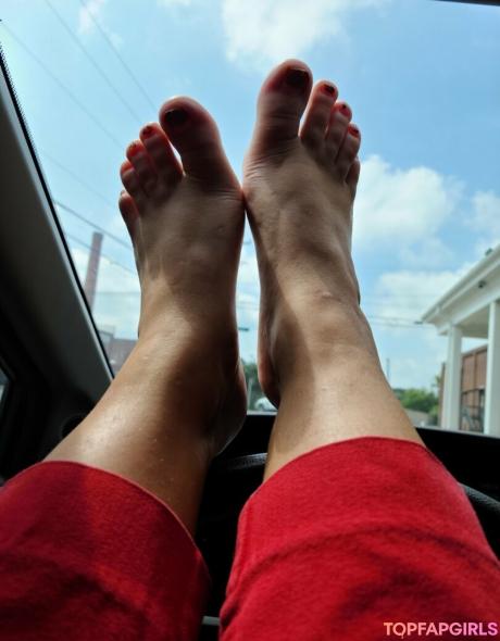 Smelliefeetsweetie nude leaked OnlyFans photo #93