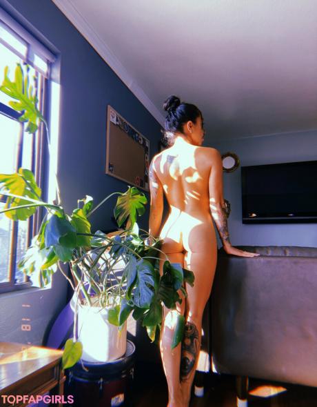 Winniehoney nude leaked OnlyFans photo #9