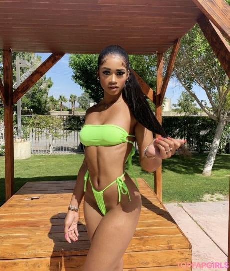 Alana nude leaked OnlyFans photo #11