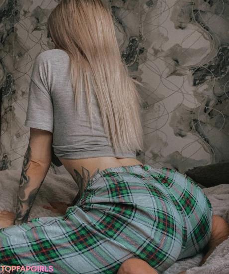 Kira nude leaked OnlyFans photo #6