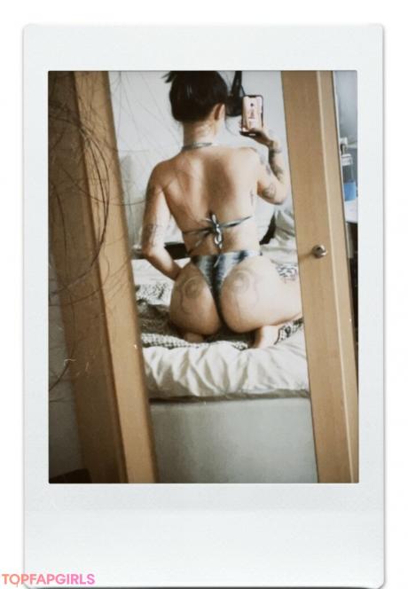 Izzy nude leaked OnlyFans photo #9