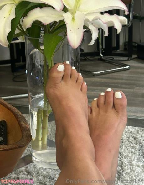 Angelfootcakes nude leaked OnlyFans photo #36