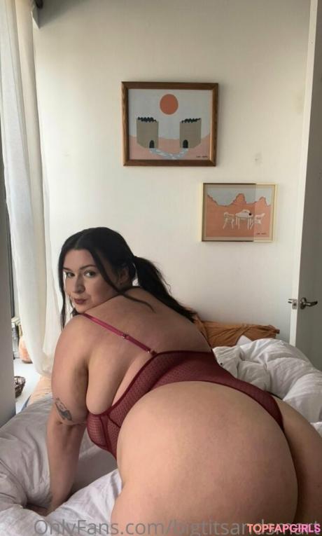 Bigtitsandsmart nude leaked OnlyFans photo #5