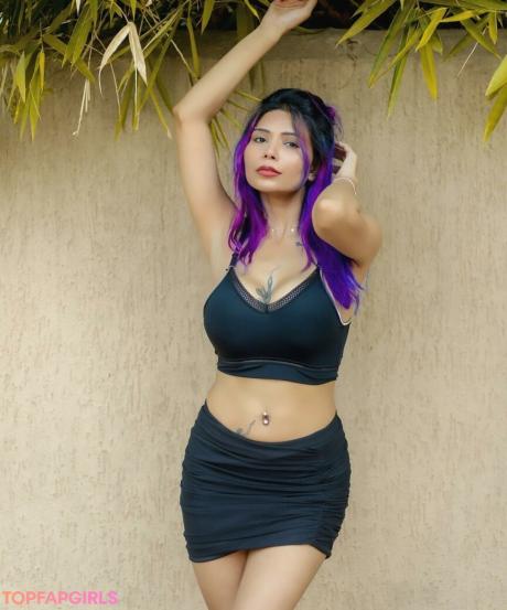 Bossgirlannie nude leaked OnlyFans photo #1
