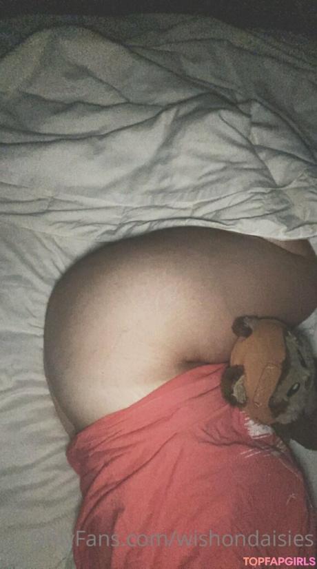 Wishondaisies nude leaked OnlyFans photo #7