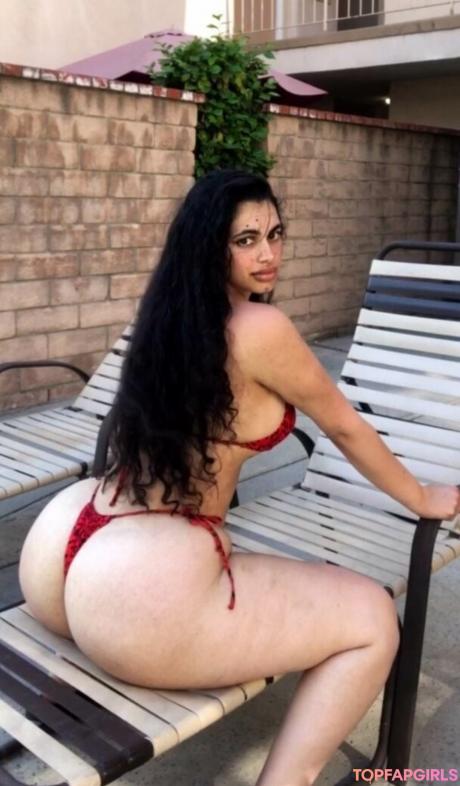 Razan nude leaked OnlyFans photo #9
