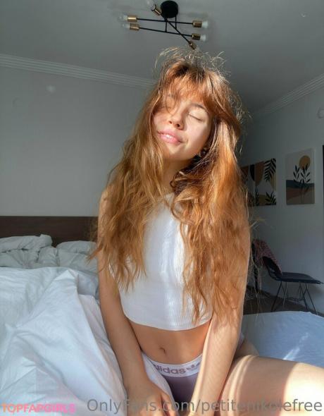 Petitenikolefree nude leaked OnlyFans photo #25