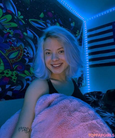 Alexamalbec nude leaked OnlyFans photo #1