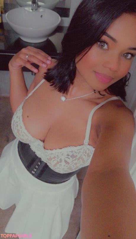 Yuly nude leaked OnlyFans photo #7