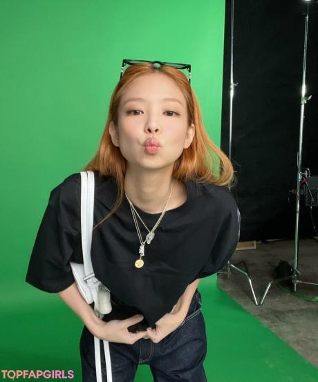Jennie nude leaked OnlyFans photo #112