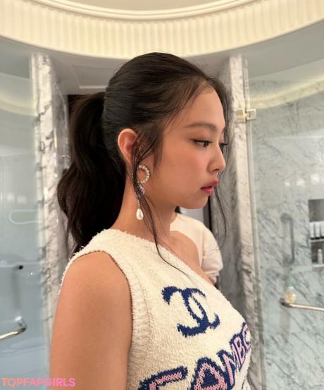 Jennie nude leaked OnlyFans photo #233