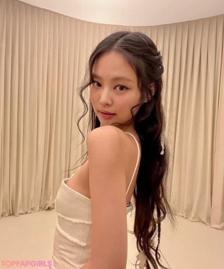 Jennie nude leaked OnlyFans photo #345