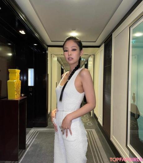 Jennie nude leaked OnlyFans photo #401