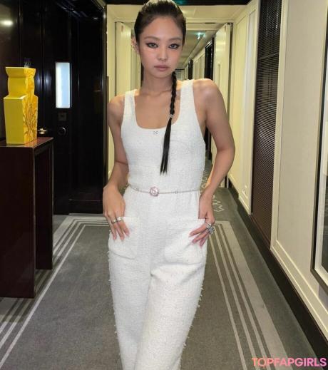 Jennie nude leaked OnlyFans photo #402