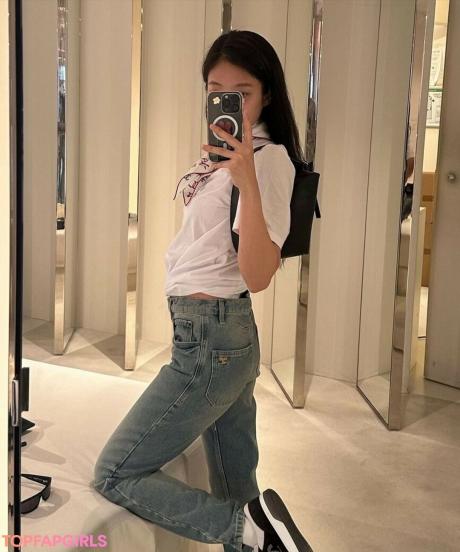 Jennie nude leaked OnlyFans photo #408