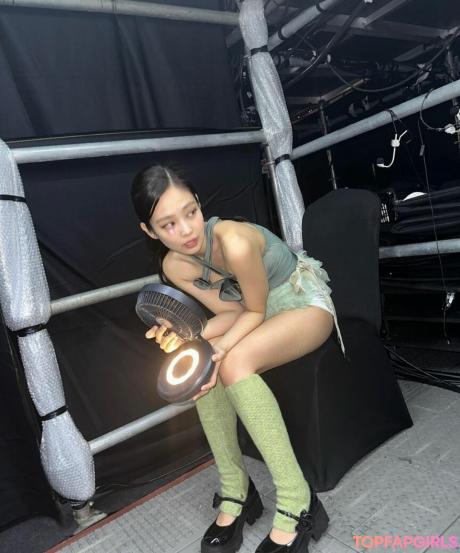 Jennie nude leaked OnlyFans photo #413