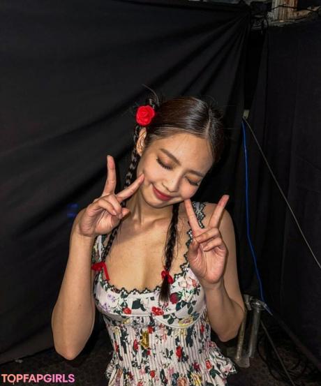 Jennie nude leaked OnlyFans photo #519