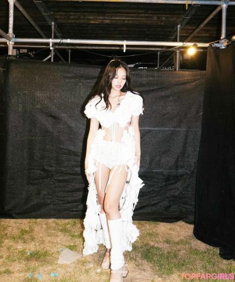 Jennie nude leaked OnlyFans photo #553