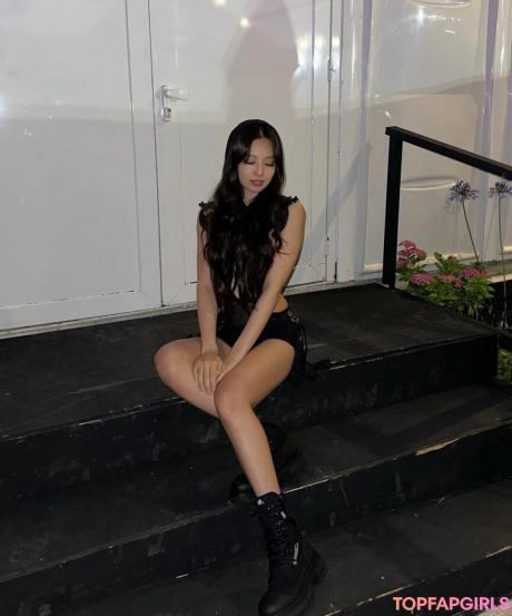 Jennie nude leaked OnlyFans photo #558