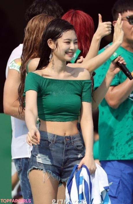 Jennie nude leaked OnlyFans photo #58