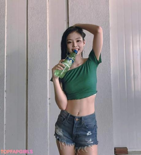 Jennie nude leaked OnlyFans photo #59