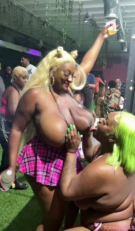 Londynnvega nude leaked OnlyFans photo #8