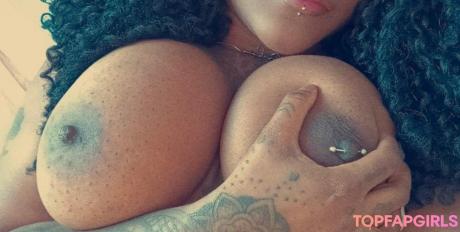 Leka nude leaked OnlyFans photo #14