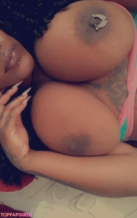 Leka nude leaked OnlyFans photo #15