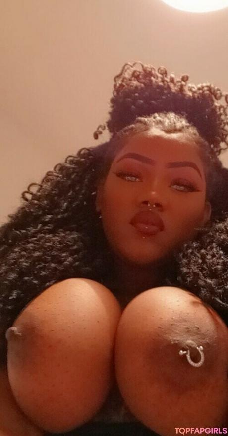 Leka nude leaked OnlyFans photo #8
