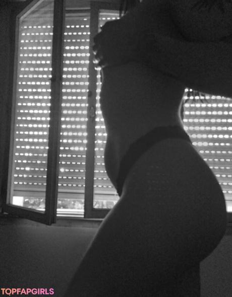 Laraxxxb nude leaked OnlyFans photo #12