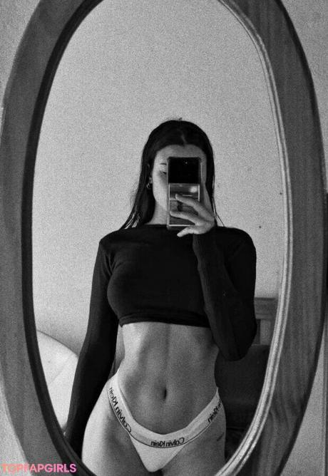 Flor nude leaked OnlyFans photo #3