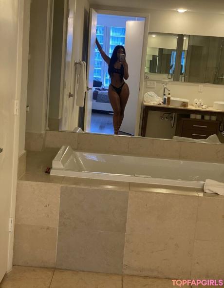 Cathiimedialuna nude leaked OnlyFans photo #163