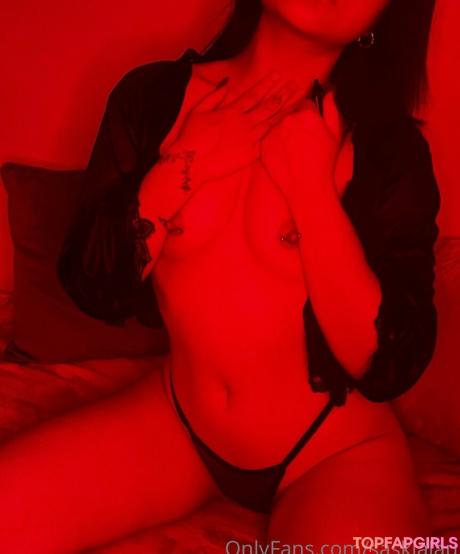 Saskialau nude leaked OnlyFans photo #2