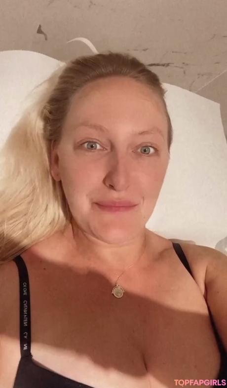 Helen nude leaked OnlyFans photo #1