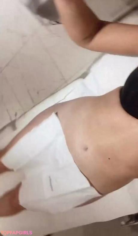 Helen nude leaked OnlyFans photo #2
