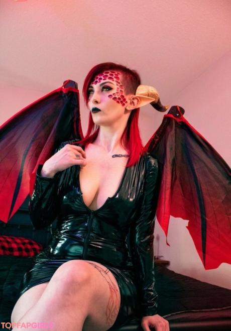 MajestyRedQueen nude leaked OnlyFans photo #13