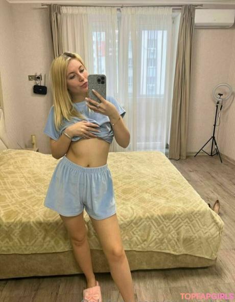 Emilycutie1 nude leaked OnlyFans photo #40
