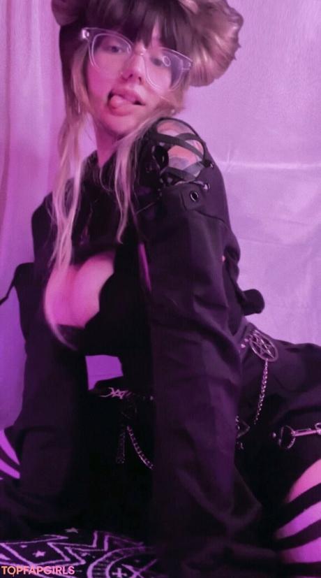 Lewdfaerie nude leaked OnlyFans photo #12