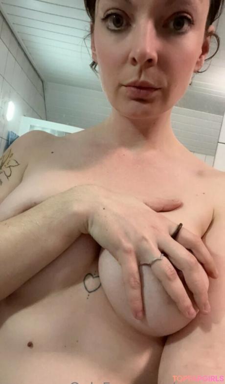 Zaryaz nude leaked OnlyFans photo #35