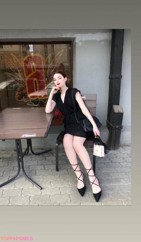 Julia nude leaked OnlyFans photo #13