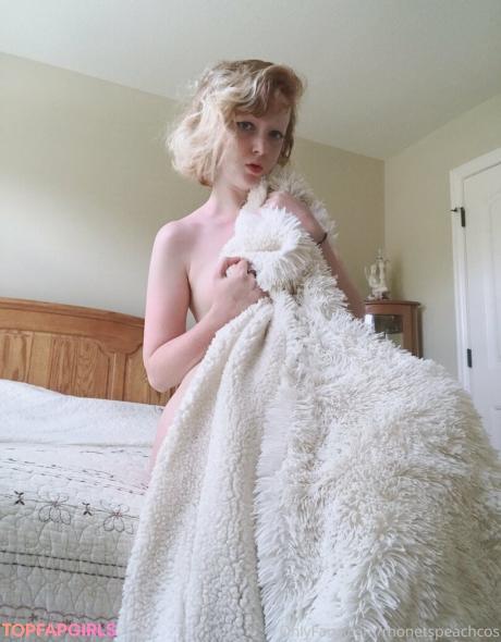 Honeybunnycos nude leaked OnlyFans photo #43