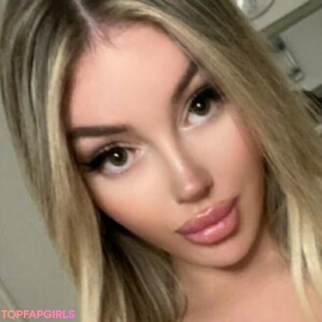 Carlinicki nude leaked OnlyFans photo #9