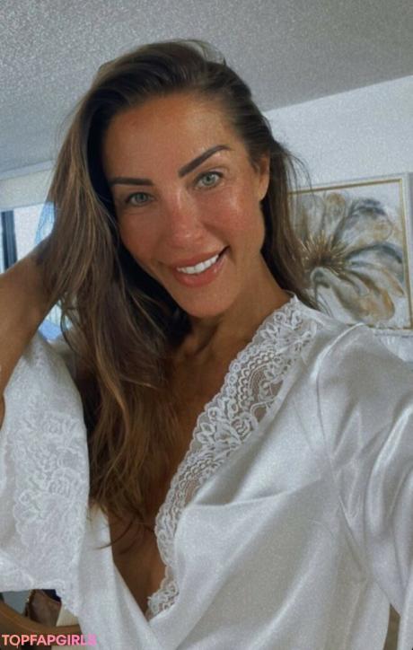 Fernanda nude leaked OnlyFans photo #5