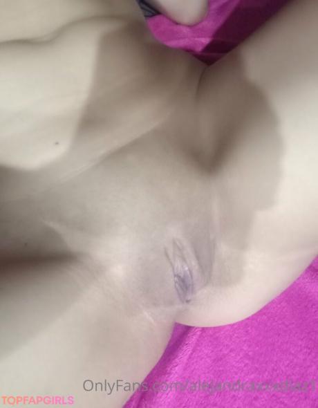 Alejandraxxxdiaz1 nude leaked OnlyFans photo #5