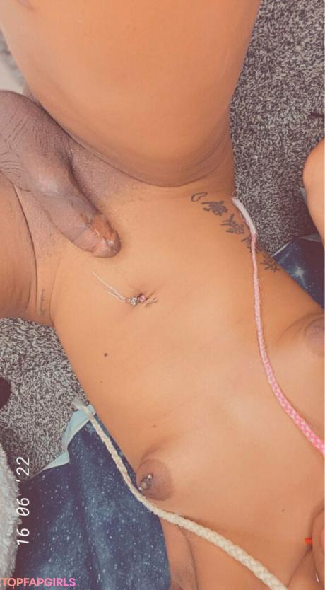 Cloudy nude leaked OnlyFans photo #5