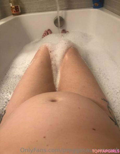 Preggosauruspeach nude leaked OnlyFans photo #4