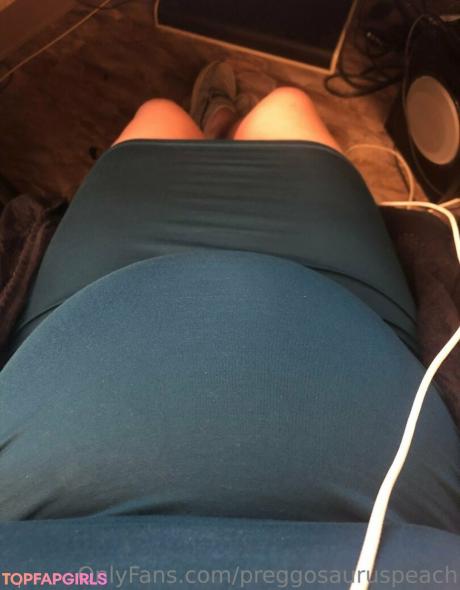 Preggosauruspeach nude leaked OnlyFans photo #6