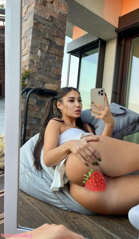 Ariana nude leaked OnlyFans photo #135